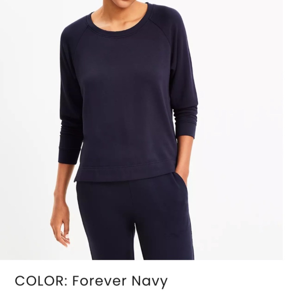 NWT Lou & Grey signaturesoft sweatshirt, navy, M